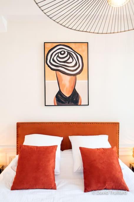Suites Mana - Matahina Avec Vue Superbe Sur La Place Ducale Et Parking Prive Inclus Charleville-Mézières エクステリア 写真
