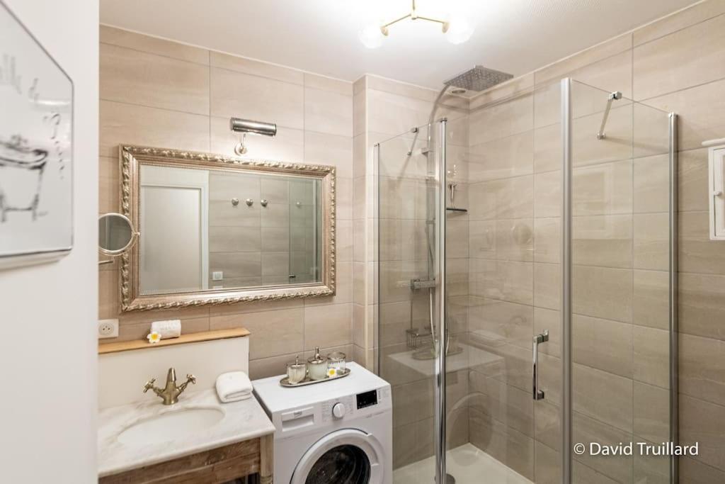 Suites Mana - Matahina Avec Vue Superbe Sur La Place Ducale Et Parking Prive Inclus Charleville-Mézières エクステリア 写真