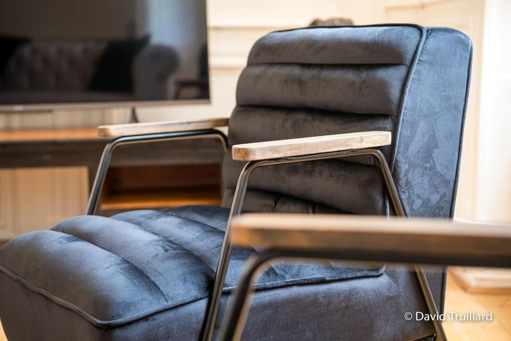 Suites Mana - Matahina Avec Vue Superbe Sur La Place Ducale Et Parking Prive Inclus Charleville-Mézières エクステリア 写真