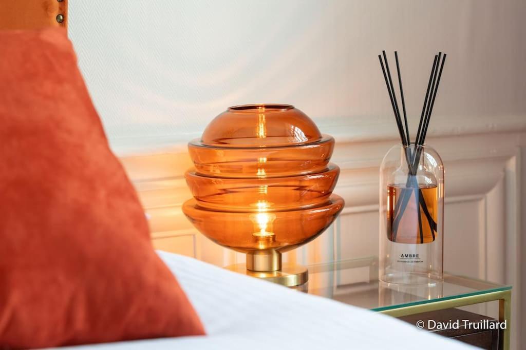Suites Mana - Matahina Avec Vue Superbe Sur La Place Ducale Et Parking Prive Inclus Charleville-Mézières エクステリア 写真