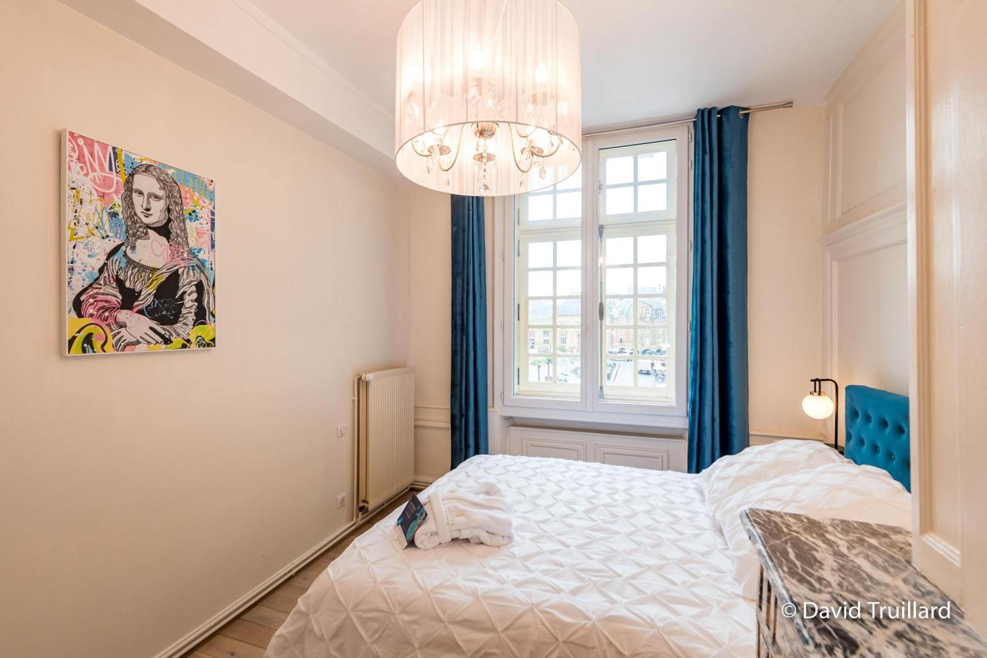 Suites Mana - Matahina Avec Vue Superbe Sur La Place Ducale Et Parking Prive Inclus Charleville-Mézières エクステリア 写真