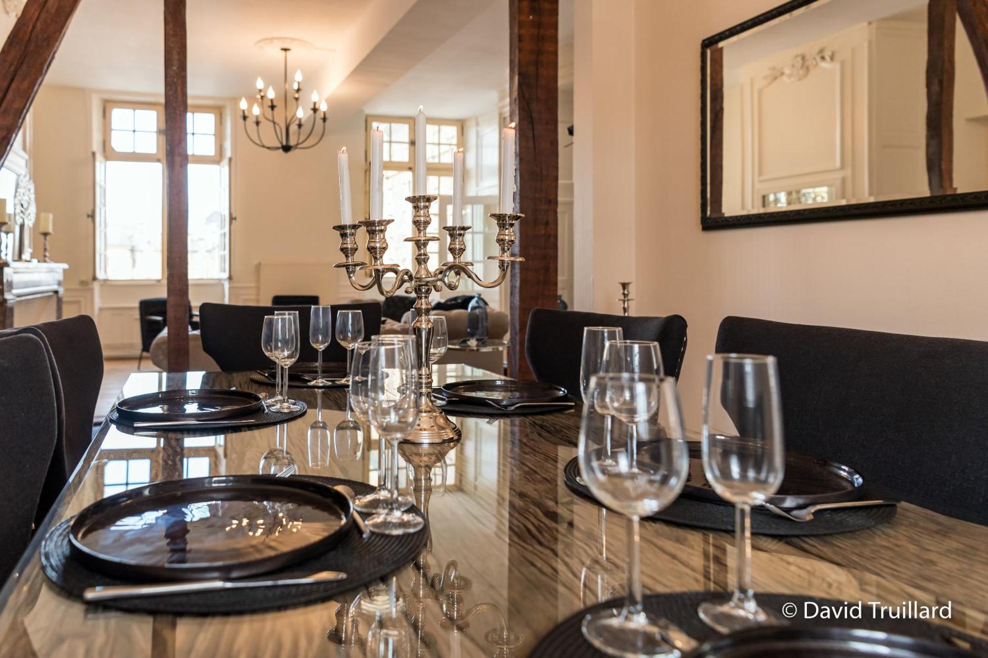 Suites Mana - Matahina Avec Vue Superbe Sur La Place Ducale Et Parking Prive Inclus Charleville-Mézières エクステリア 写真
