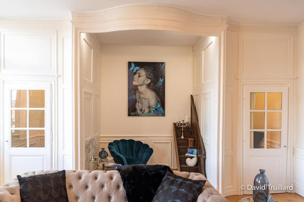 Suites Mana - Matahina Avec Vue Superbe Sur La Place Ducale Et Parking Prive Inclus Charleville-Mézières エクステリア 写真