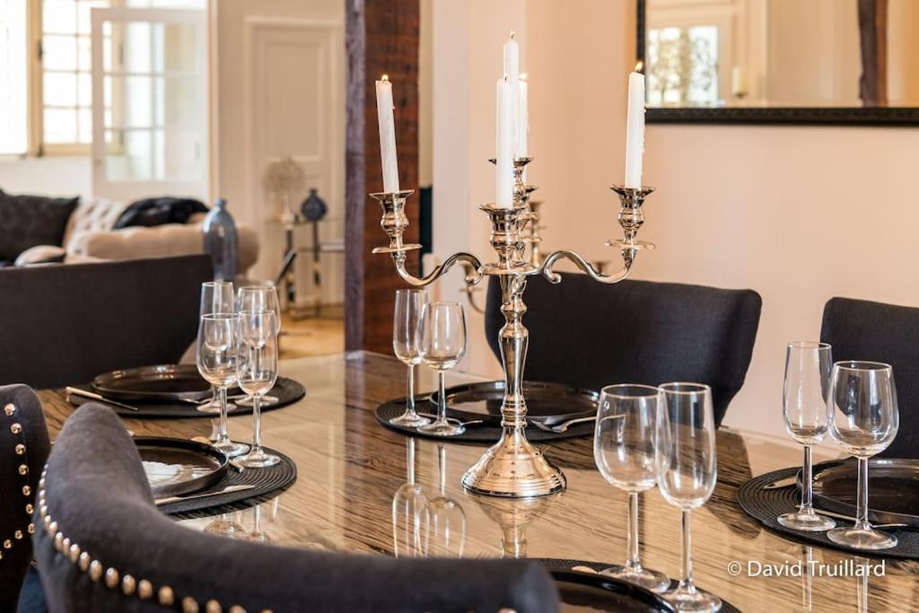 Suites Mana - Matahina Avec Vue Superbe Sur La Place Ducale Et Parking Prive Inclus Charleville-Mézières エクステリア 写真