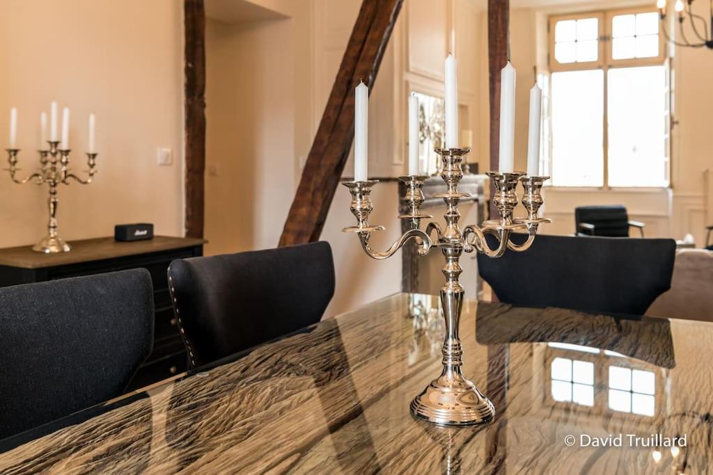 Suites Mana - Matahina Avec Vue Superbe Sur La Place Ducale Et Parking Prive Inclus Charleville-Mézières エクステリア 写真