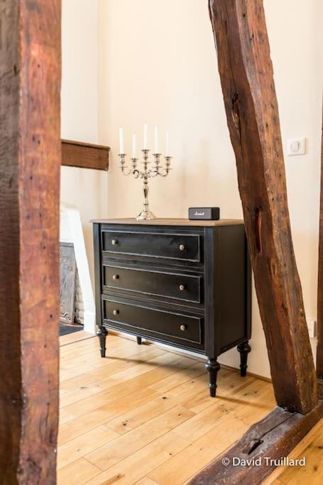 Suites Mana - Matahina Avec Vue Superbe Sur La Place Ducale Et Parking Prive Inclus Charleville-Mézières エクステリア 写真